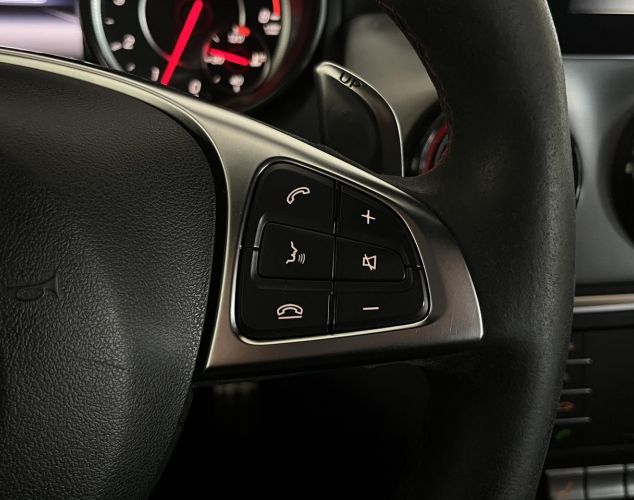 Mercedes-Benz GLA-Класс  