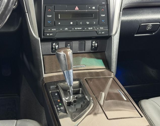 Toyota Camry  Элеганс плюс