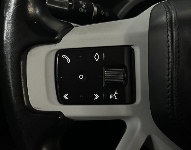 Land Rover Defender  X