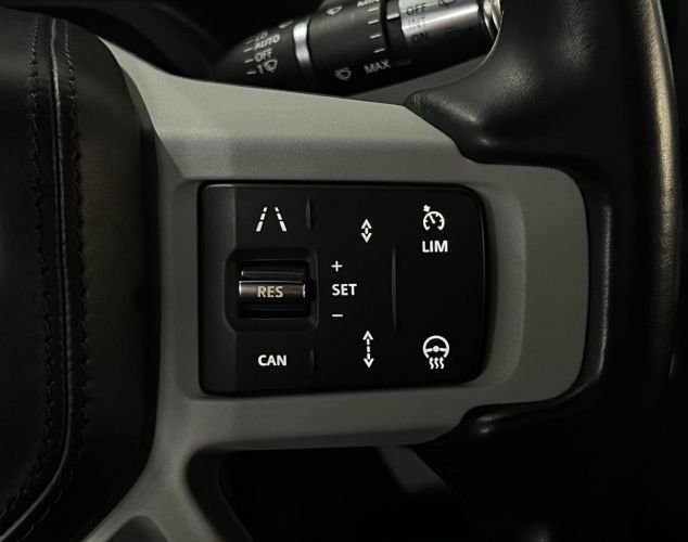 Land Rover Defender  X