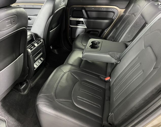Land Rover Defender  X