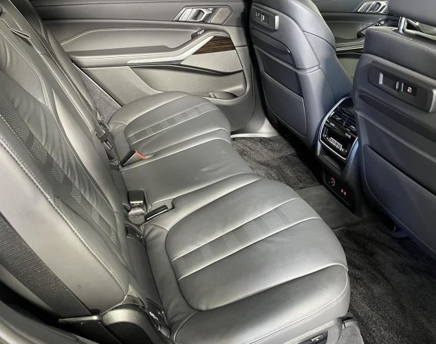 BMW X7  M Sport