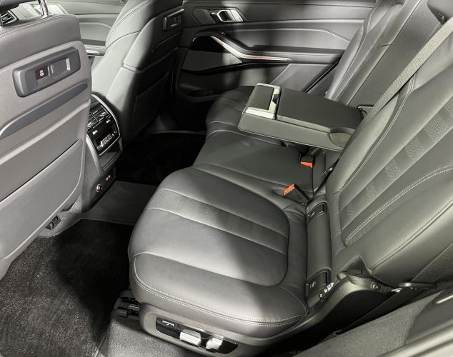 BMW X7  M Sport
