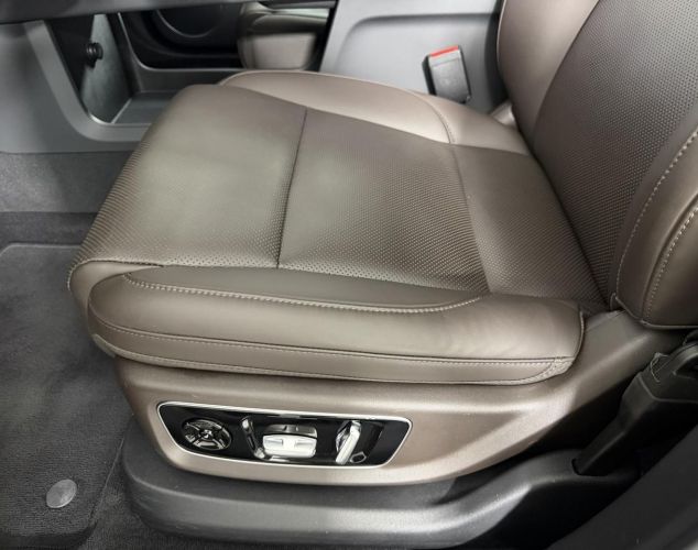 LiXiang (Li Auto) L9  