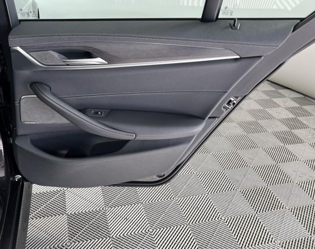 BMW 5 серия  
