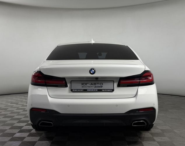 BMW 5 серия  