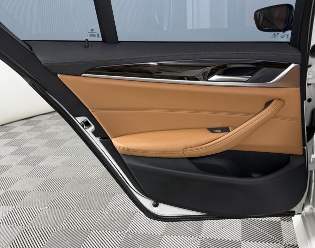 BMW 5 серия  