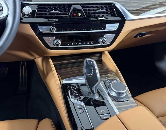 BMW 5 серия  