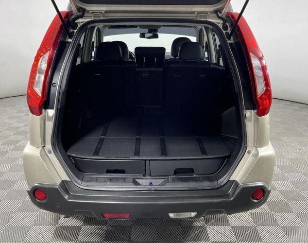 Nissan X-Trail  XE