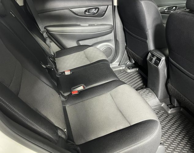 Nissan X-Trail  XE