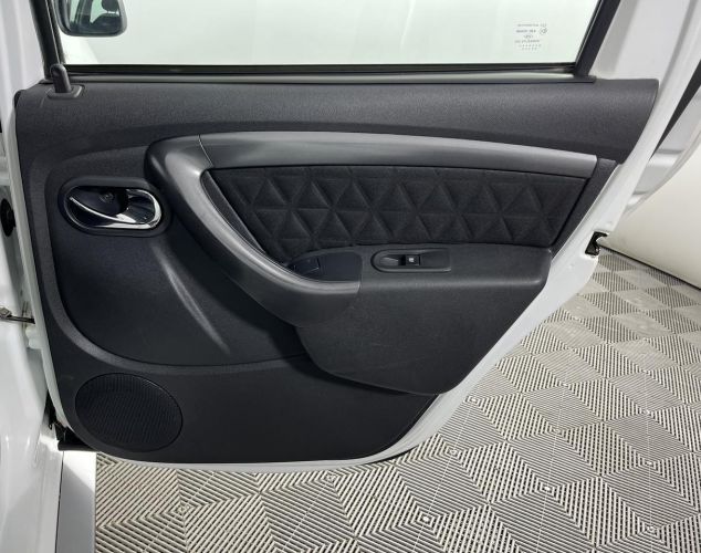 Renault Duster  Drive