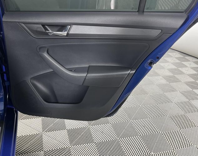 SKODA Rapid  Hockey Edition
