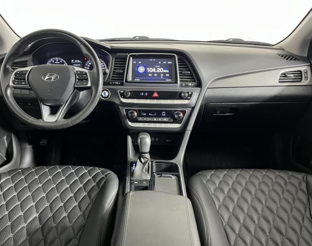 Hyundai Sonata  Style
