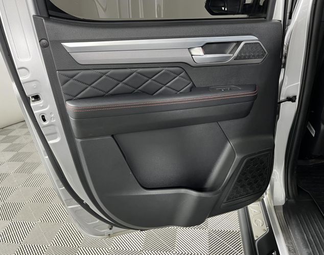 JAC T9  Luxury