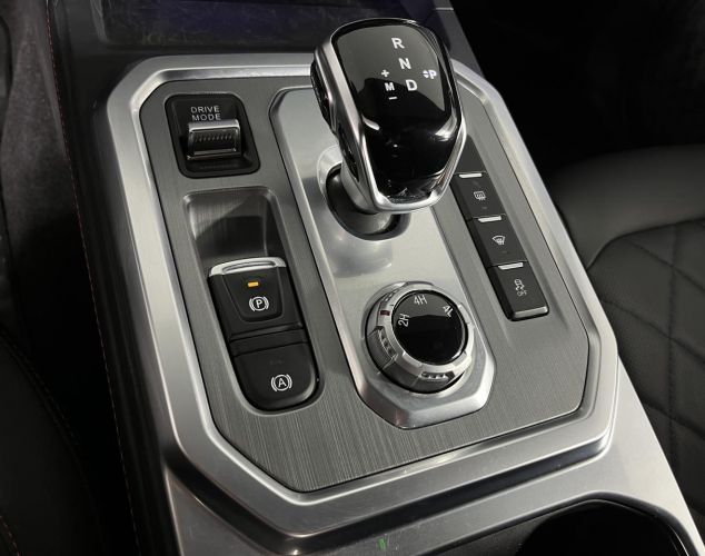 JAC T9  Luxury