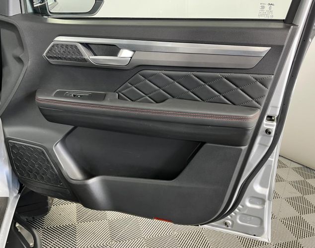 JAC T9  Luxury
