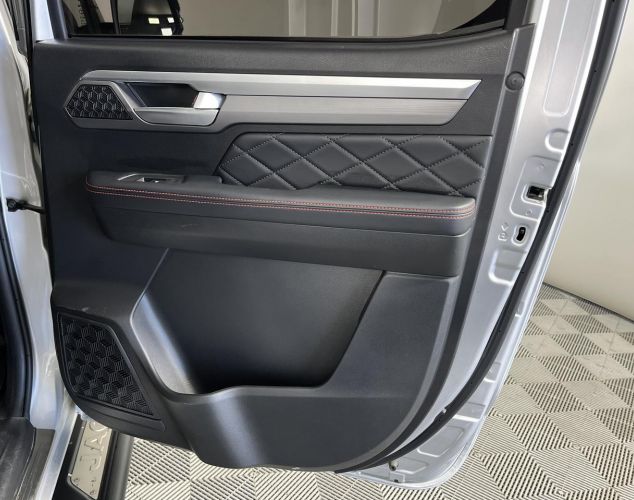 JAC T9  Luxury