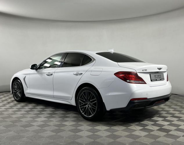 Genesis G70  