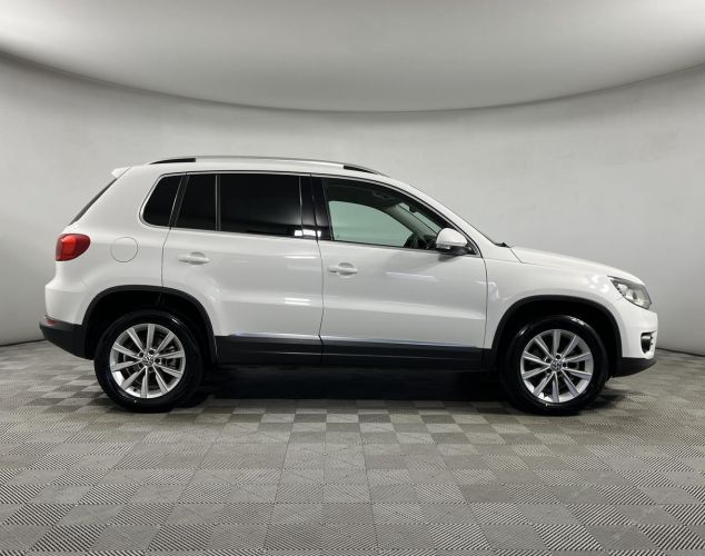 Volkswagen Tiguan  Adventure