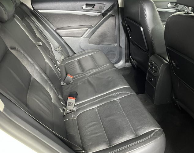 Volkswagen Tiguan  Adventure