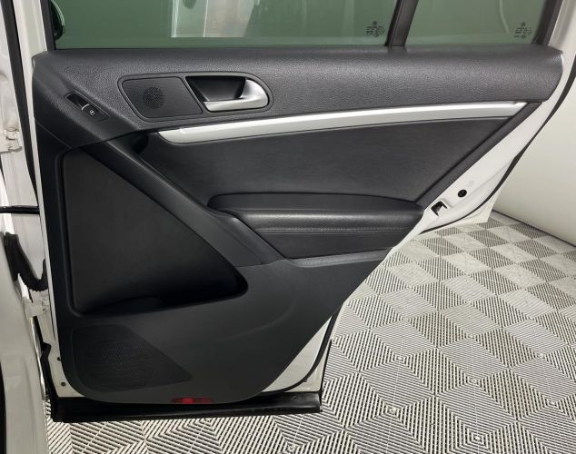 Volkswagen Tiguan  Adventure