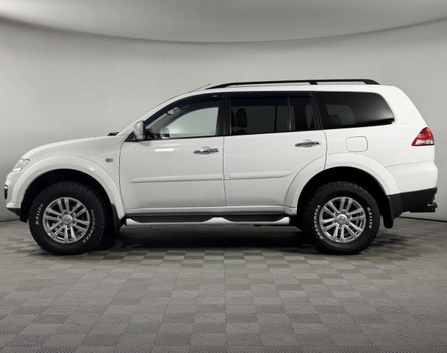 Mitsubishi Pajero Sport  Instyle