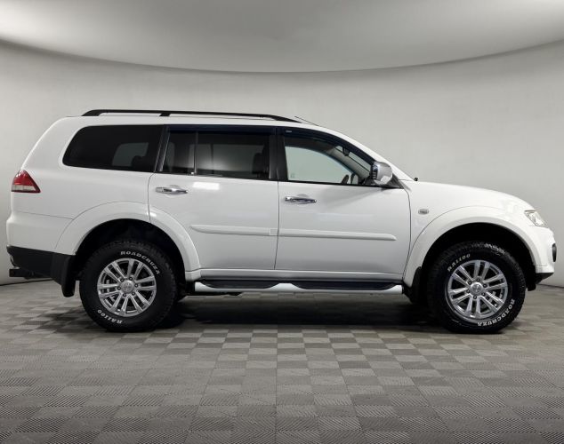 Mitsubishi Pajero Sport  Instyle