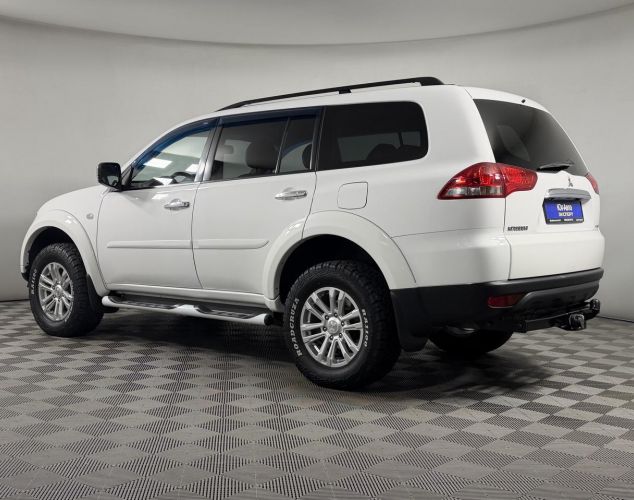 Mitsubishi Pajero Sport  Instyle