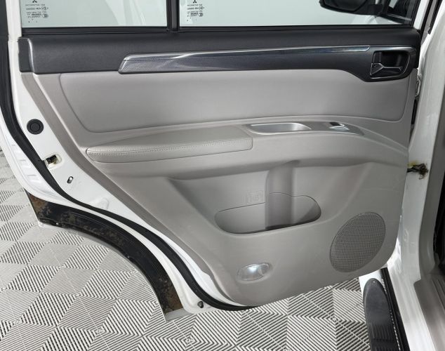 Mitsubishi Pajero Sport  Instyle
