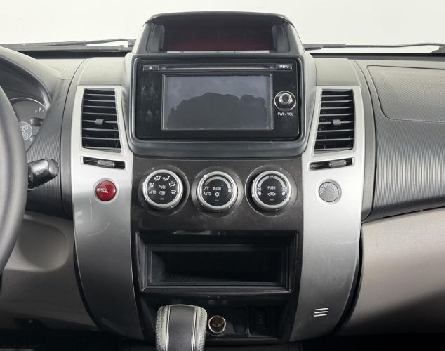Mitsubishi Pajero Sport  Instyle