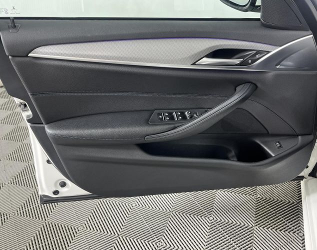 BMW 5 серия  