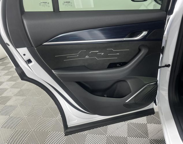 Geely Monjaro  Flagship