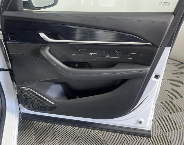 Geely Monjaro  Flagship
