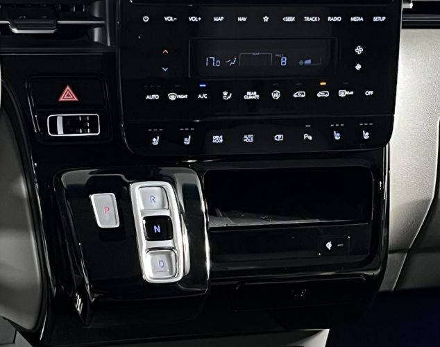 Hyundai Staria  