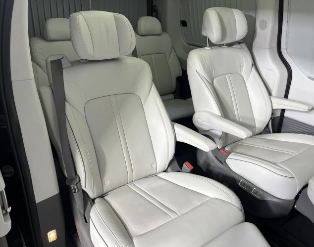 Hyundai Staria  