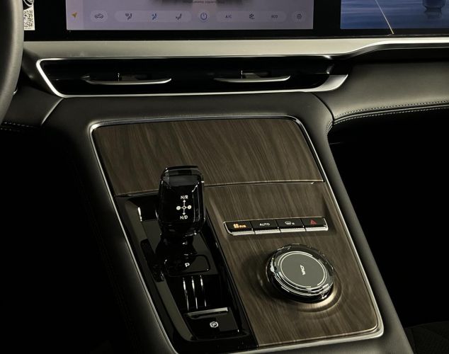 Geely Monjaro  