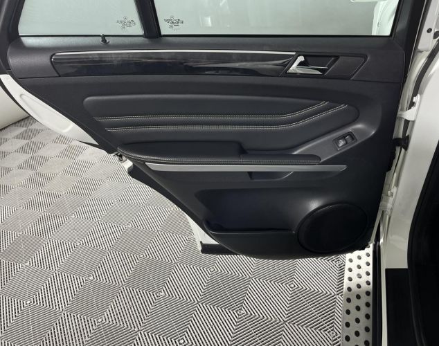 Mercedes-Benz M-Класс  