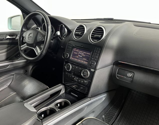 Mercedes-Benz M-Класс  