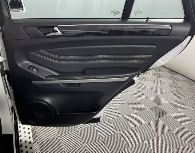 Mercedes-Benz M-Класс  