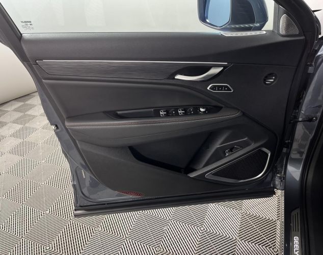 Geely Tugella  Флагман