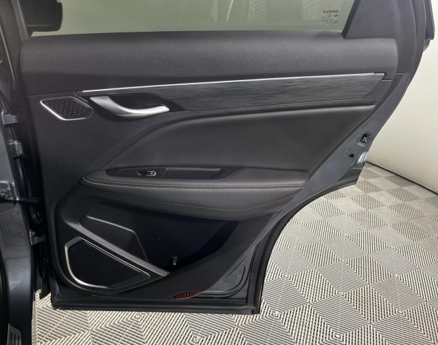 Geely Tugella  Флагман