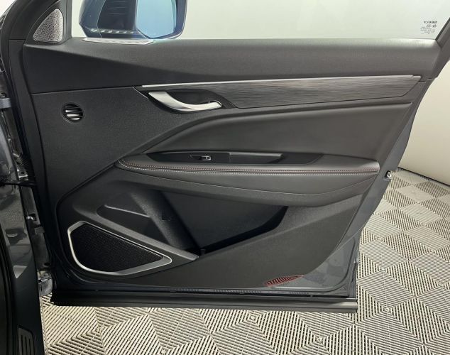 Geely Tugella  Флагман