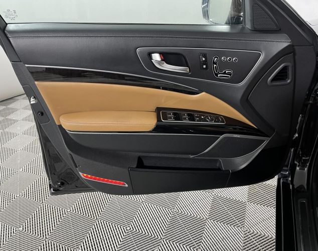 Kia Quoris  Premium 