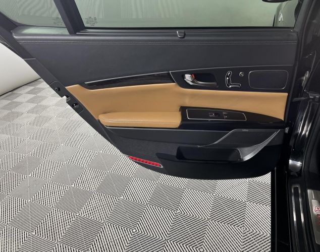 Kia Quoris  Premium 