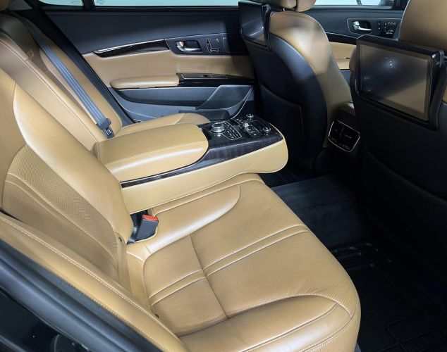 Kia Quoris  Premium 