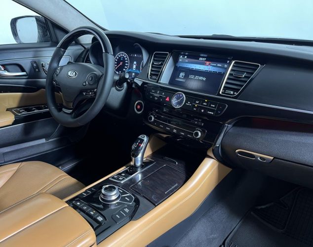 Kia Quoris  Premium 