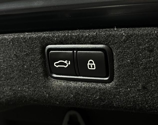 Kia Quoris  Premium 