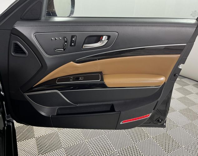 Kia Quoris  Premium 