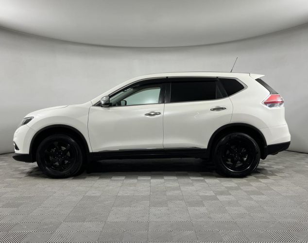 Nissan X-Trail  SE