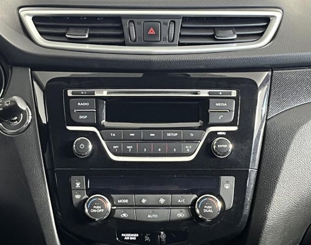 Nissan X-Trail  SE